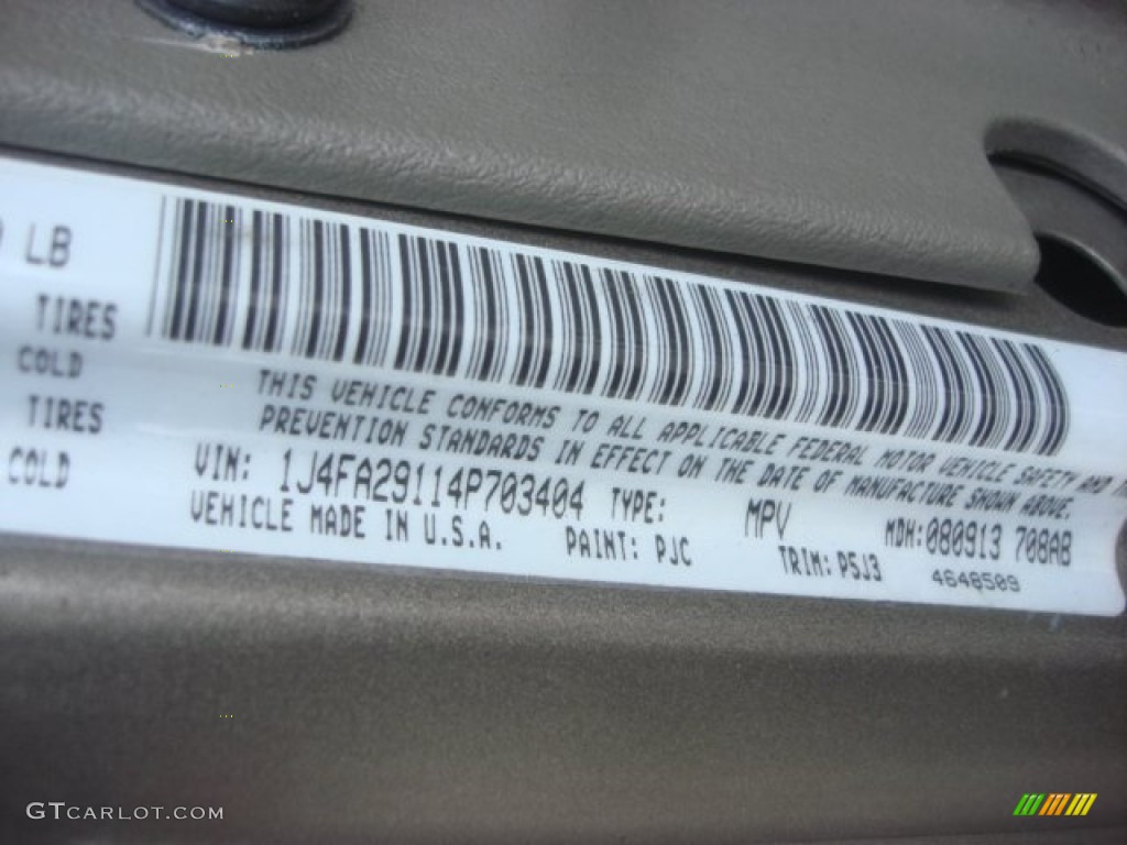 2004 Wrangler SE 4x4 - Light Khaki Metallic / Khaki photo #22