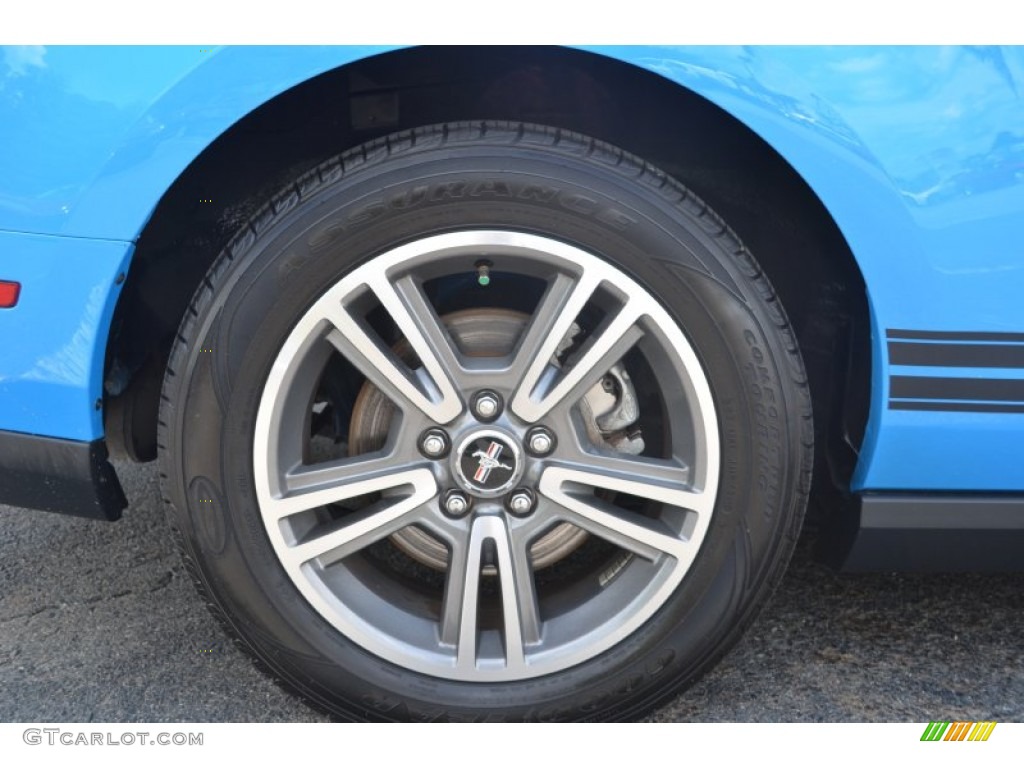 2010 Mustang V6 Premium Convertible - Grabber Blue / Stone photo #21