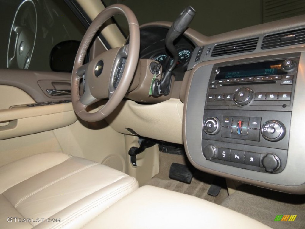 2009 Chevrolet Tahoe LS Controls Photo #80743623