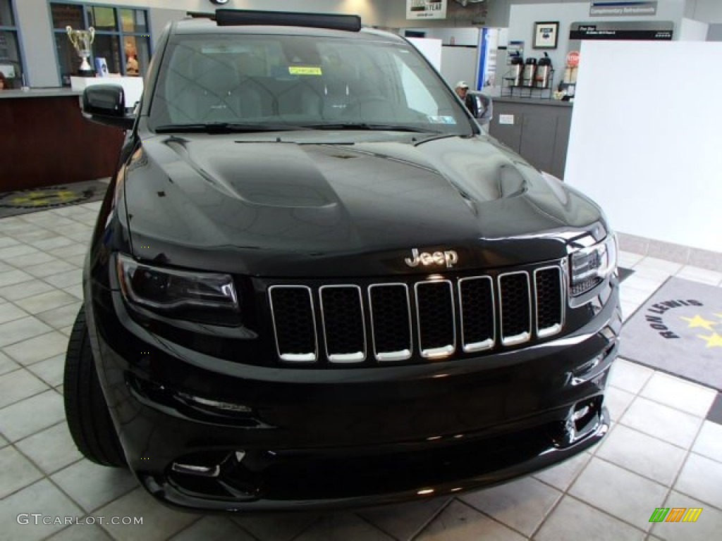 2014 Grand Cherokee SRT 4x4 - Brilliant Black Crystal Pearl / SRT Morocco Black photo #3