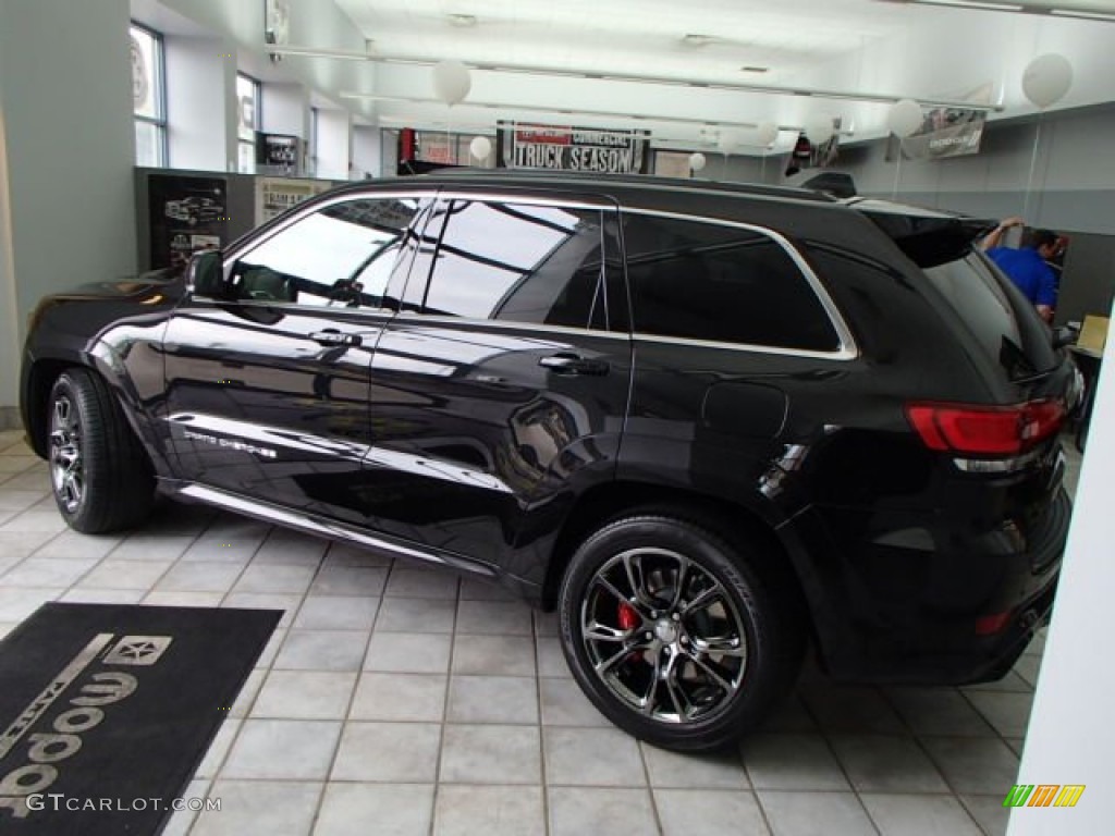 2014 Grand Cherokee SRT 4x4 - Brilliant Black Crystal Pearl / SRT Morocco Black photo #8