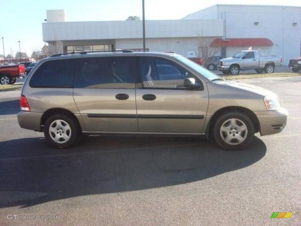 2004 Freestar SE - Arizona Beige Metallic / Pebble Beige photo #5