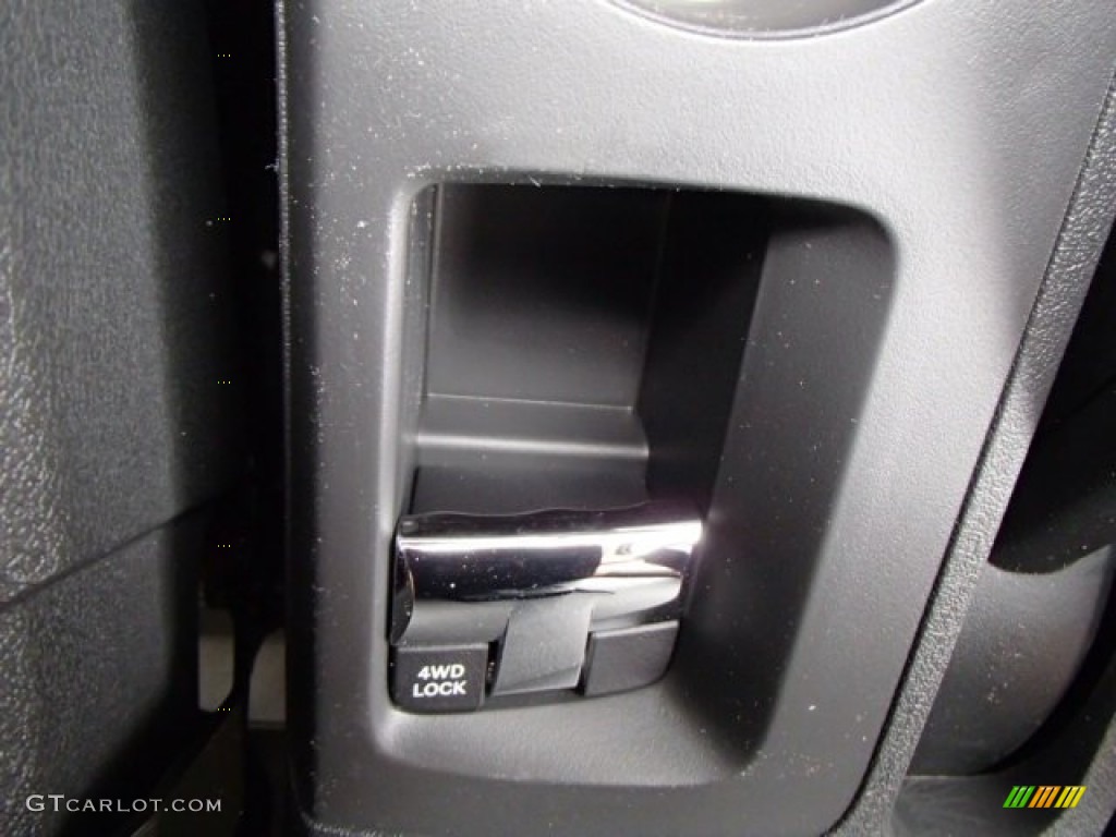 2014 Compass Limited 4x4 - Bright White / Dark Slate Gray/Saddle Tan photo #18