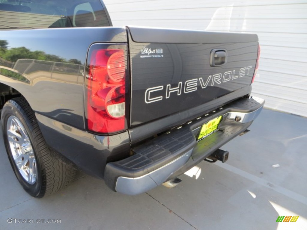 2004 Silverado 1500 Regular Cab - Dark Gray Metallic / Dark Charcoal photo #18