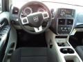 Redline 2 Coat Pearl - Grand Caravan SXT Photo No. 4