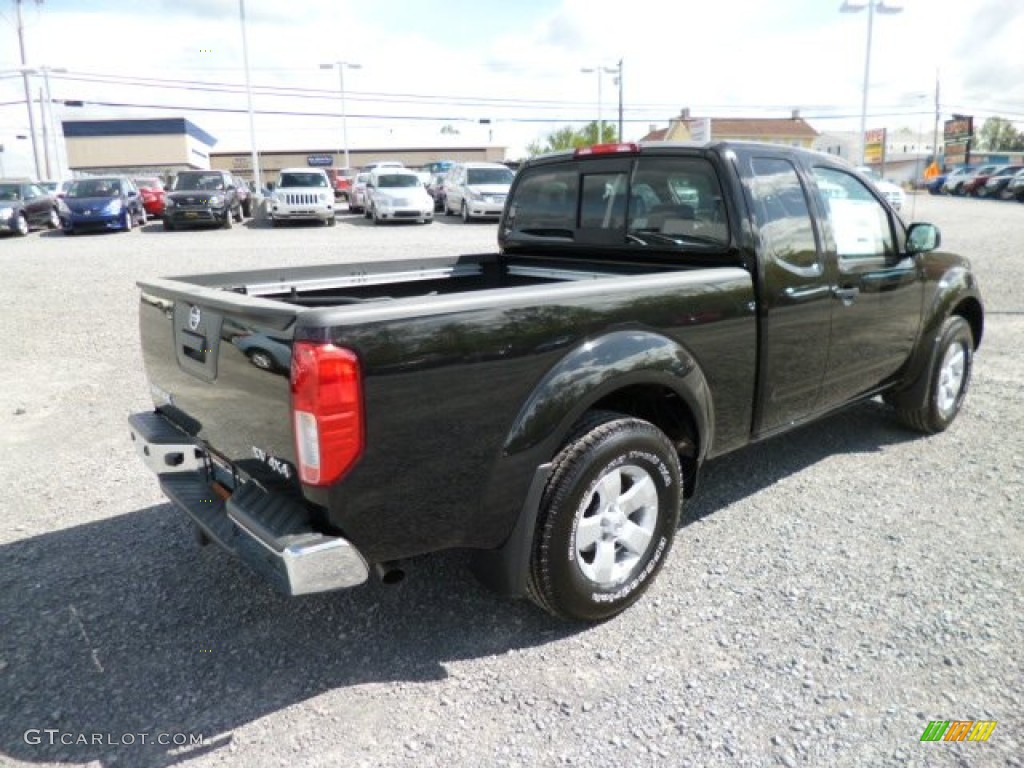 2013 Frontier SV V6 King Cab 4x4 - Super Black / Steel photo #7