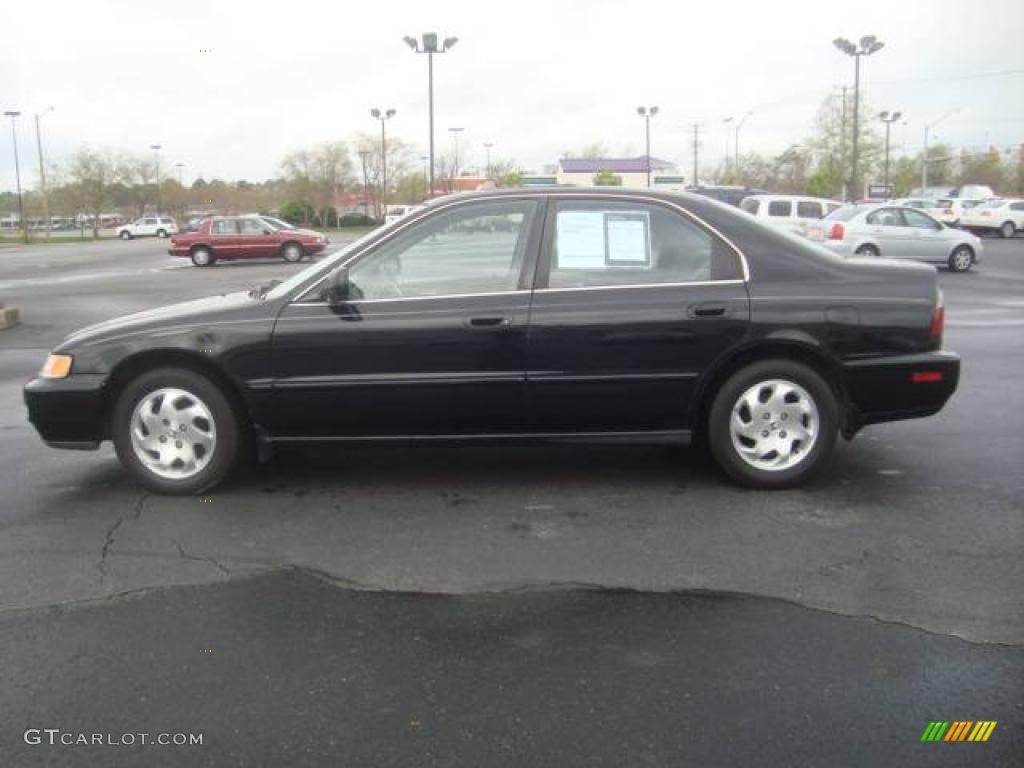 1996 Accord LX Sedan - Granada Black Pearl Metallic / Gray photo #2