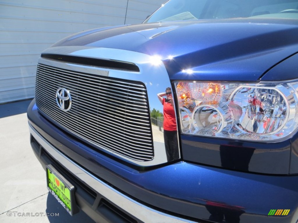 2013 Tundra SR5 CrewMax - Nautical Blue Metallic / Graphite photo #12