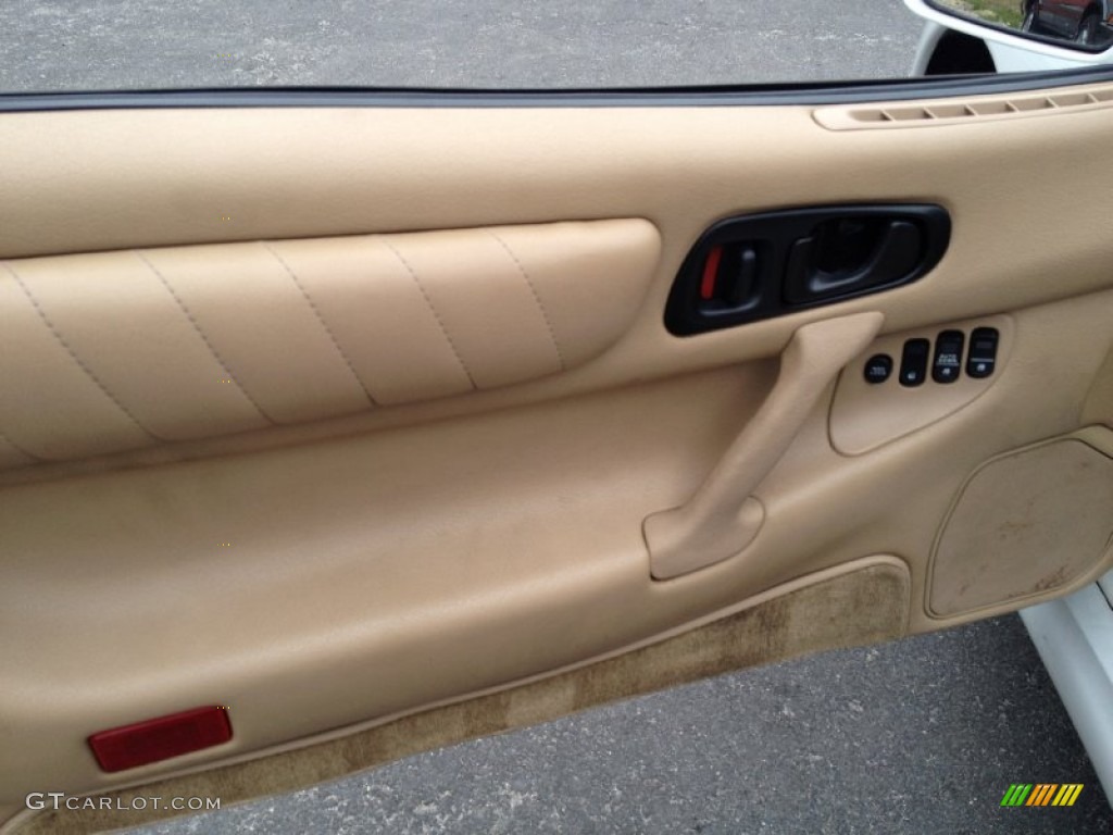 1999 Mitsubishi 3000GT Coupe Tan Door Panel Photo #80760306