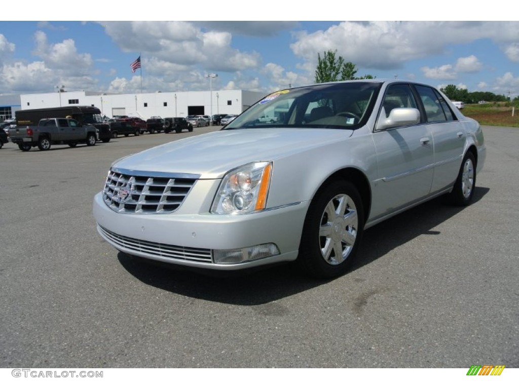 White Lightning 2006 Cadillac DTS Luxury Exterior Photo #80760537