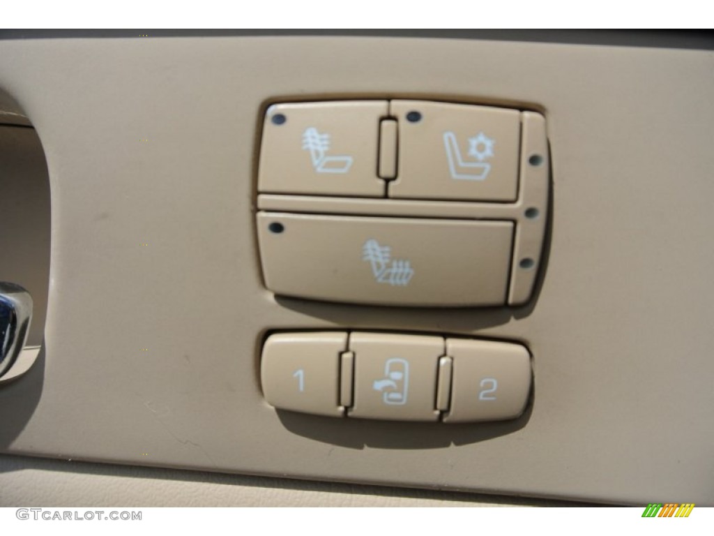 2006 Cadillac DTS Luxury Controls Photo #80760864