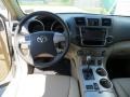 2013 Blizzard White Pearl Toyota Highlander SE  photo #26