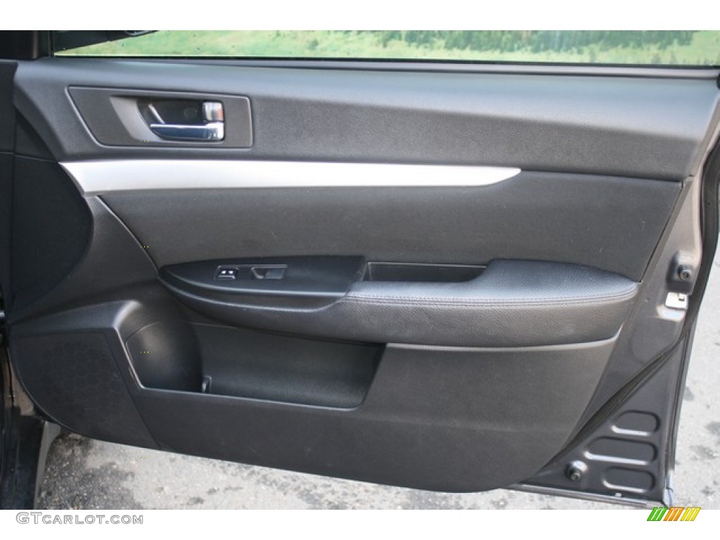 2011 Outback 2.5i Premium Wagon - Graphite Gray Metallic / Off Black photo #22