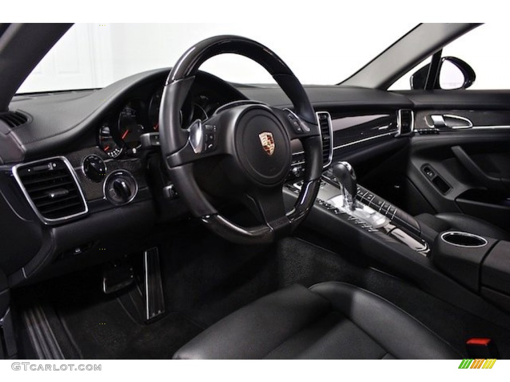 Black Interior 2012 Porsche Panamera 4 Photo #80767959