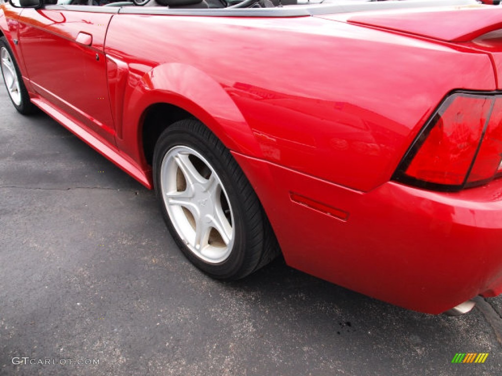2000 Mustang GT Convertible - Laser Red Metallic / Dark Charcoal photo #5