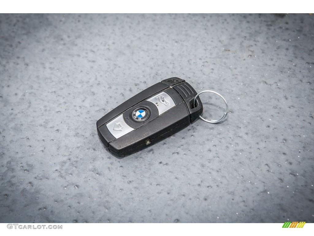 2008 BMW 5 Series 550i Sedan Keys Photos