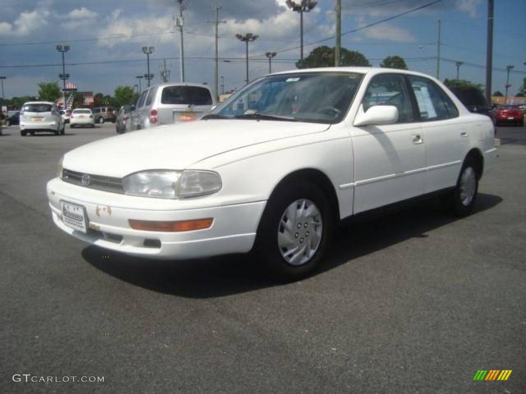 1994 Camry LE Sedan - Super White / Gray photo #1