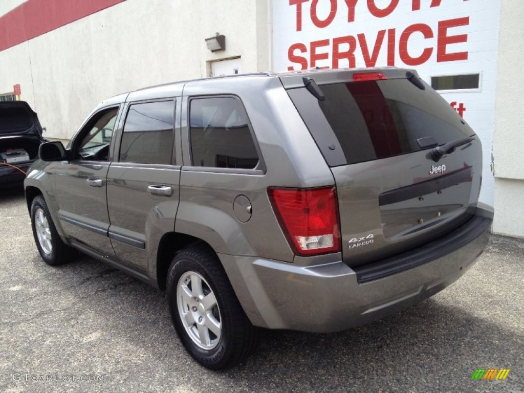 2008 Grand Cherokee Laredo 4x4 - Mineral Gray Metallic / Dark Slate Gray photo #4