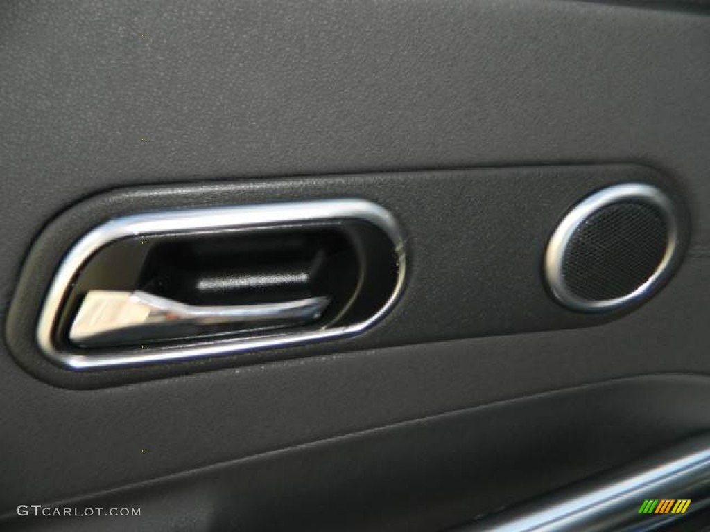 2005 Chrysler Crossfire Limited Coupe Controls Photo #80782956