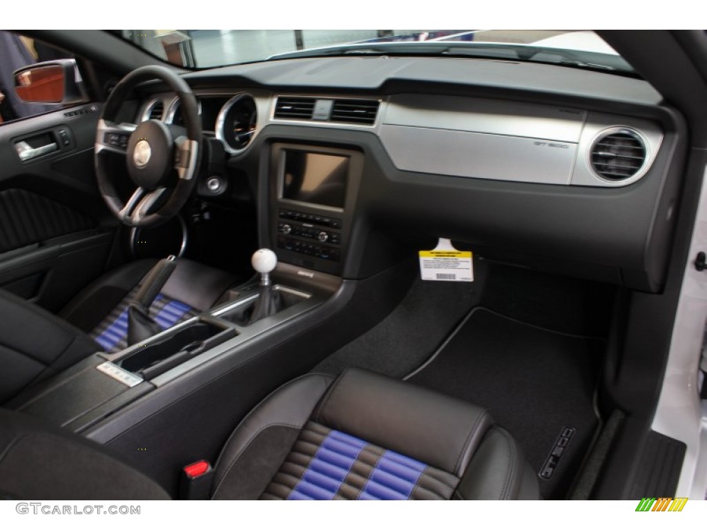 2014 Ford Mustang Shelby GT500 Coupe Shelby Charcoal Black/Blue Accents Dashboard Photo #80783217
