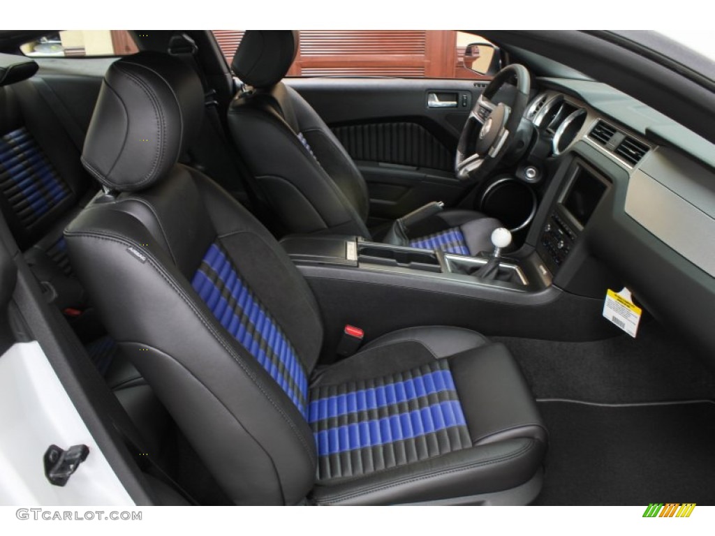 Shelby Charcoal Black/Blue Accents Interior 2014 Ford Mustang Shelby GT500 Coupe Photo #80783220