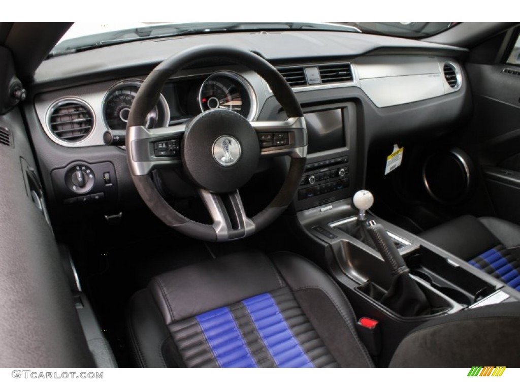 Shelby Charcoal Black/Blue Accents Interior 2014 Ford Mustang Shelby GT500 Coupe Photo #80783229