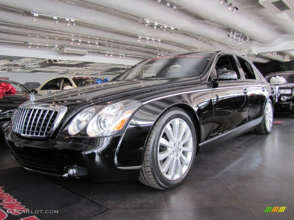 2010 57 S - Baltic Black Metallic / Vesuvius Black photo #1