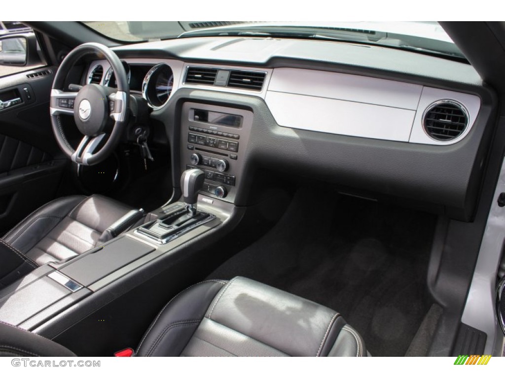 2013 Ford Mustang V6 Premium Convertible Charcoal Black Dashboard Photo #80800050