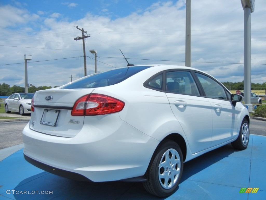 2013 Fiesta S Sedan - Oxford White / Charcoal Black/Light Stone photo #3