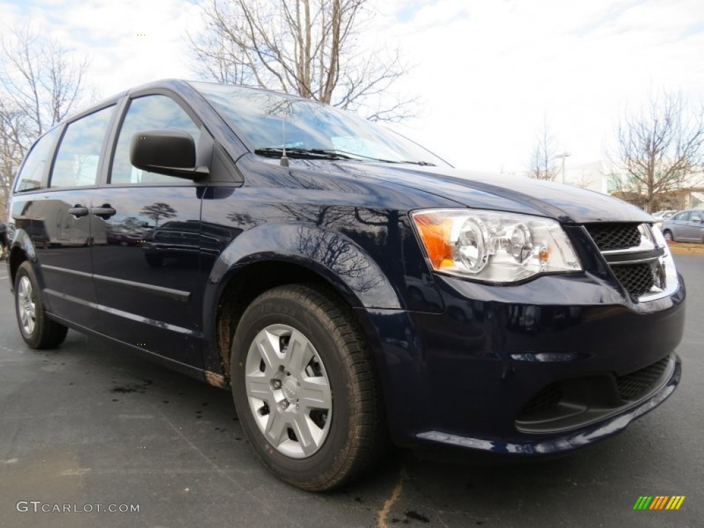 2013 Grand Caravan American Value Package - True Blue Pearl / Black/Light Graystone photo #4