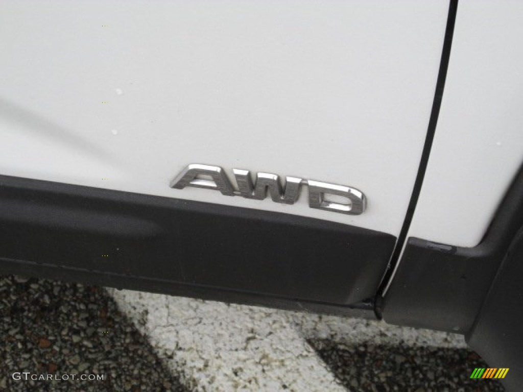 2012 Sorento LX V6 AWD - Snow White Pearl / Beige photo #3