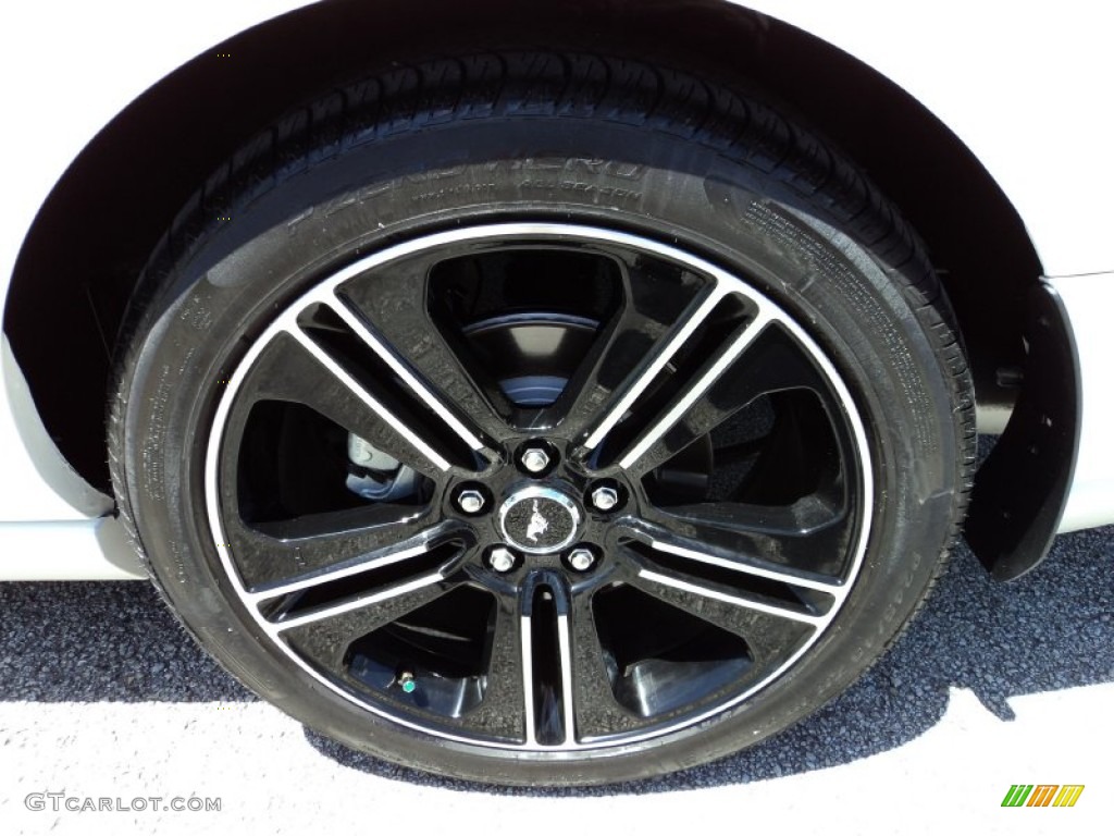 2013 Ford Mustang GT/CS California Special Coupe Wheel Photos