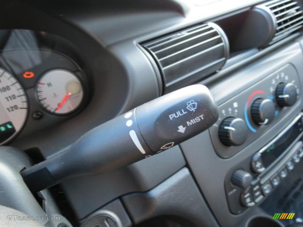 2005 Dodge Stratus SXT Sedan Controls Photo #80805328