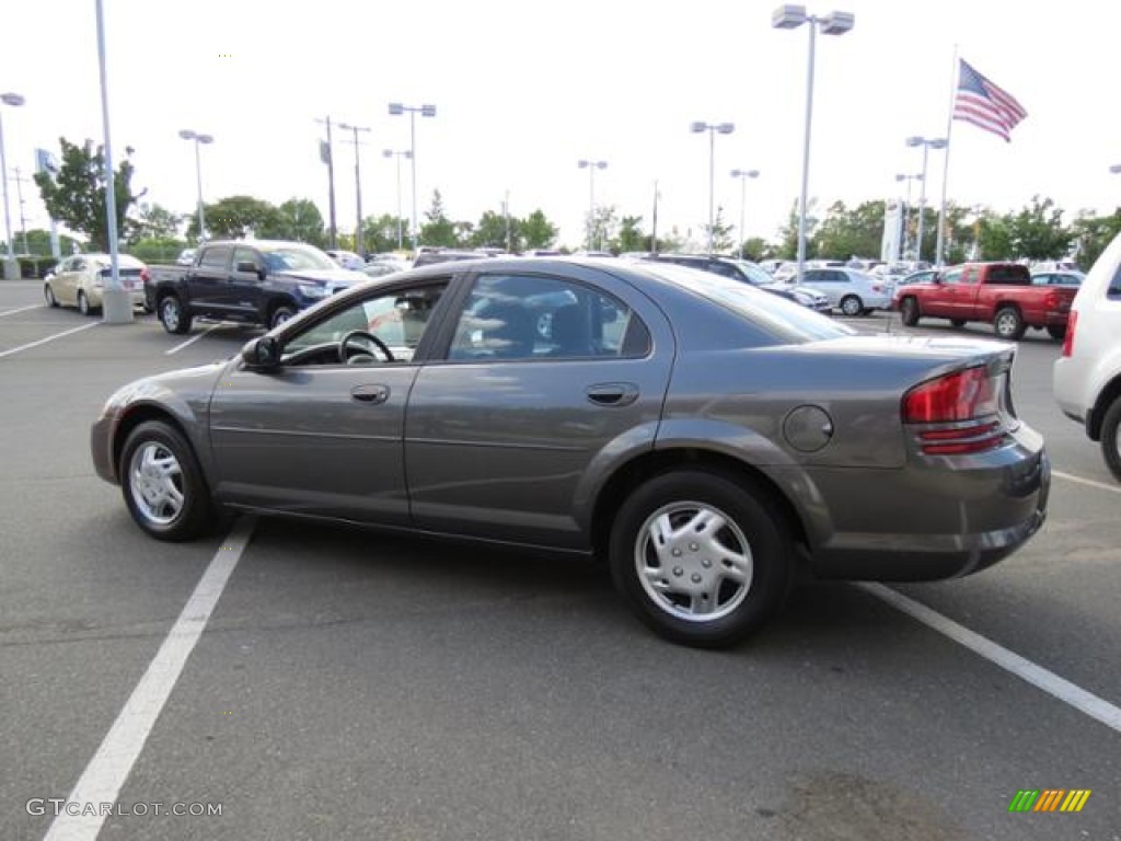 2005 Stratus SXT Sedan - Graphite Metallic / Dark Slate Gray photo #29