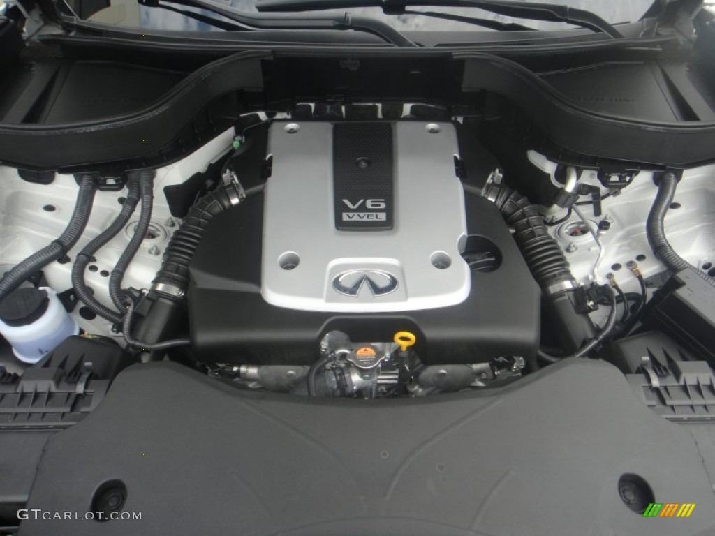 2013 Infiniti FX 37 AWD Engine Photos