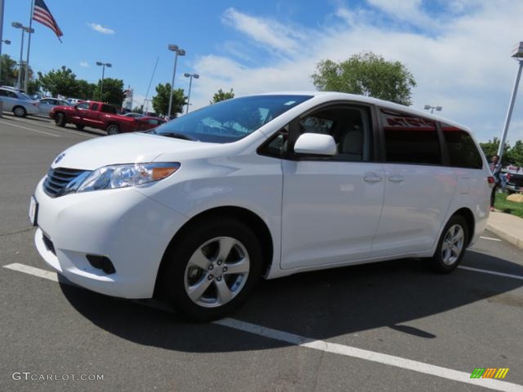 2012 Sienna  - Super White / Light Gray photo #3