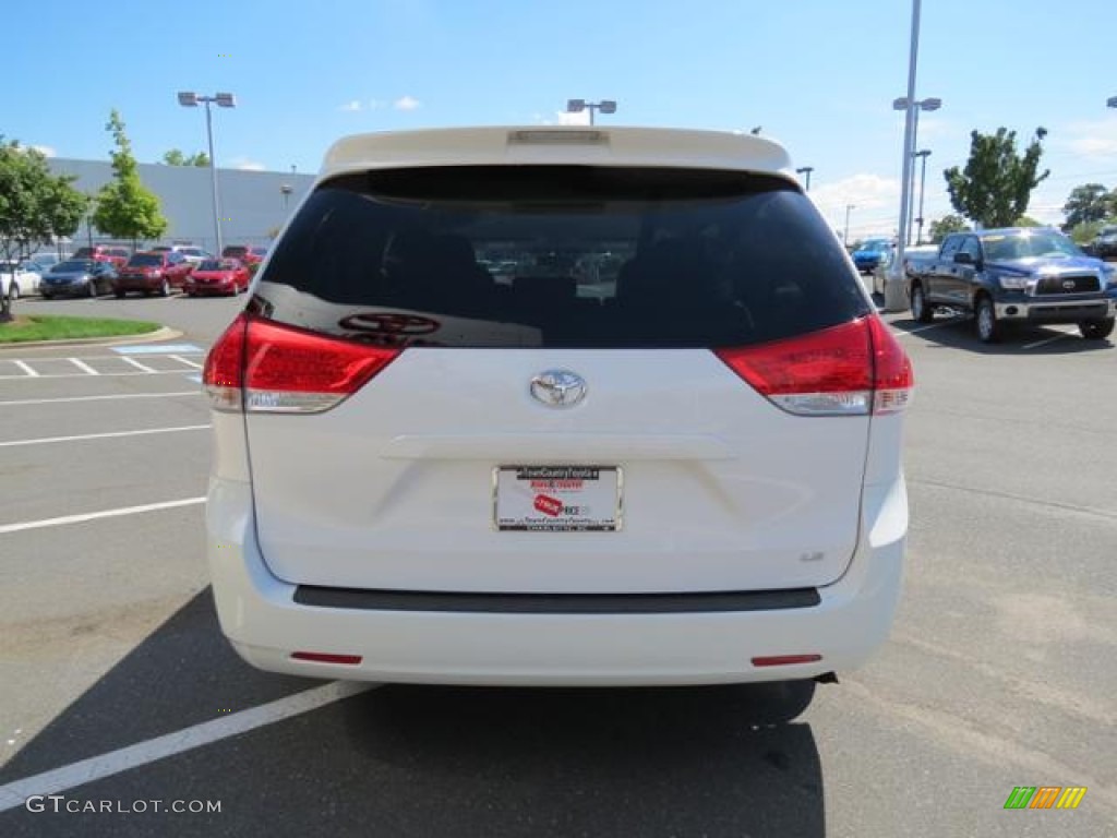 2012 Sienna  - Super White / Light Gray photo #28