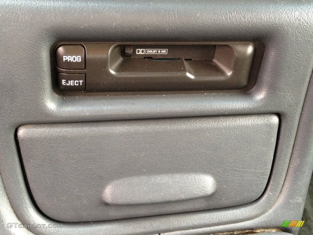 2001 Chevrolet Silverado 2500HD LS Extended Cab 4x4 Audio System Photo #80806829