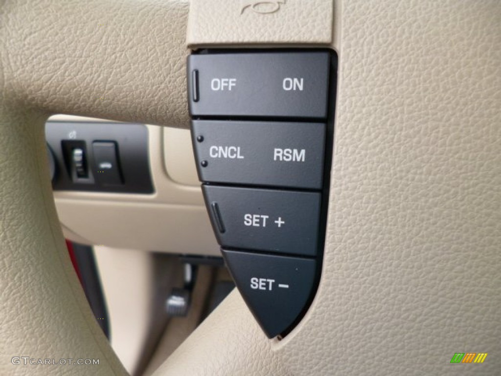 2005 Ford Five Hundred SE AWD Controls Photo #80809207