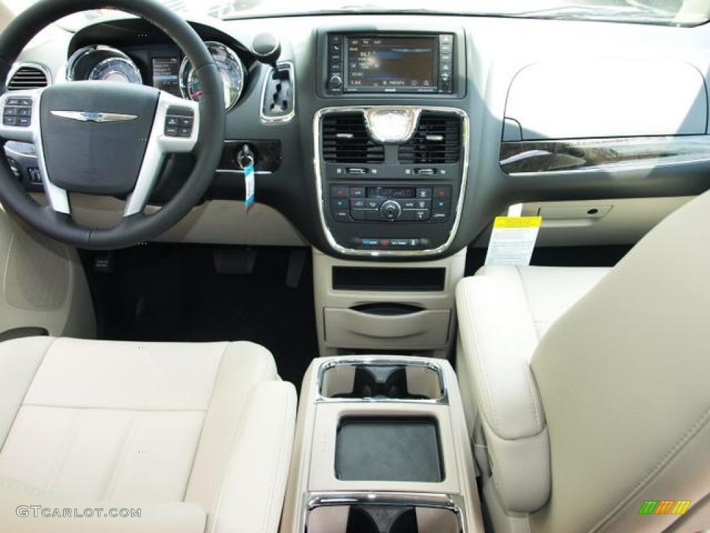 2013 Town & Country Touring - Crystal Blue Pearl / Black/Light Graystone photo #5