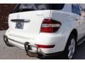Arctic White - ML 350 4Matic Photo No. 26