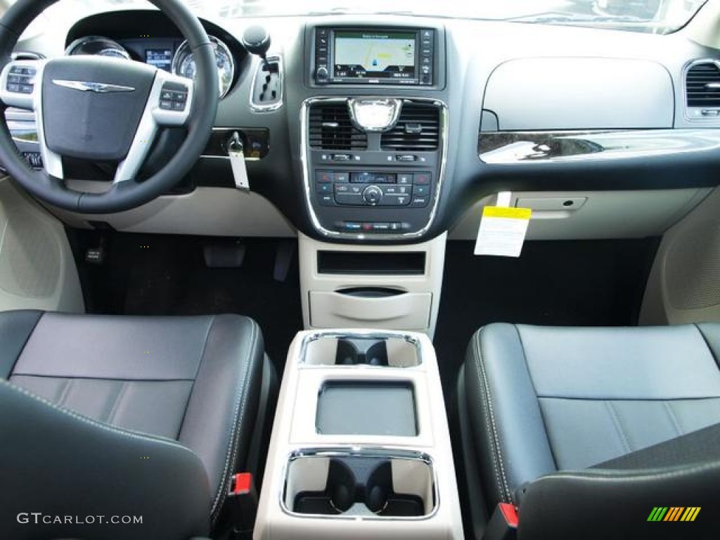 2013 Town & Country Touring - Crystal Blue Pearl / Black/Light Graystone photo #5