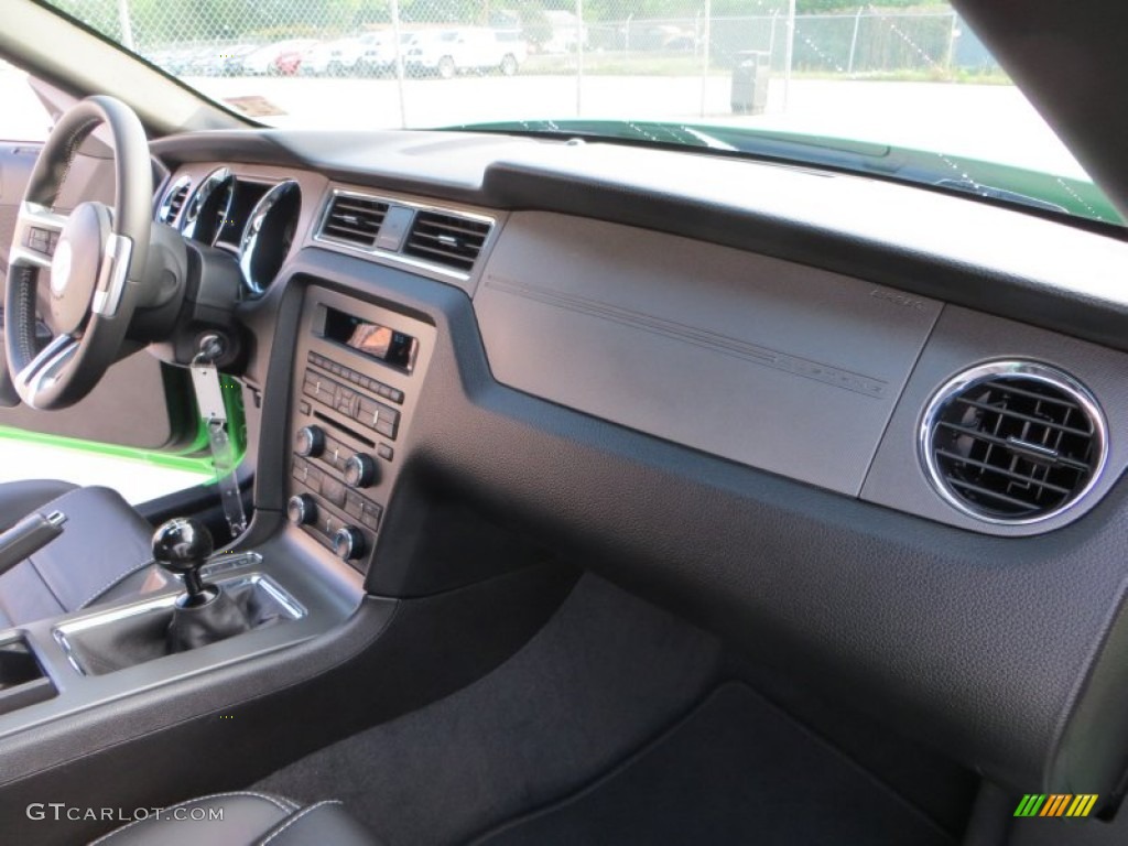 2013 Ford Mustang GT Premium Convertible Charcoal Black Dashboard Photo #80812445