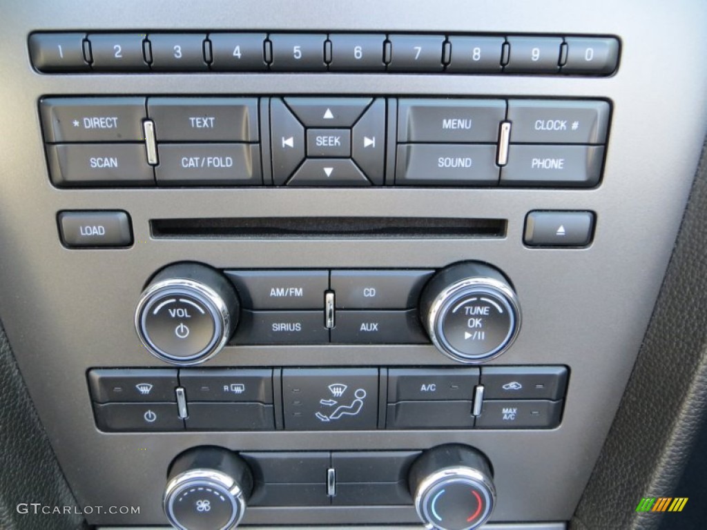 2013 Ford Mustang GT Premium Convertible Controls Photo #80812709