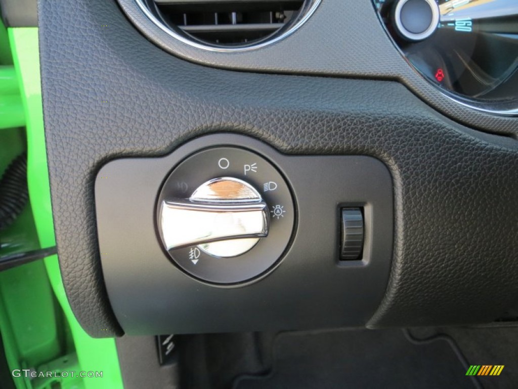 2013 Ford Mustang GT Premium Convertible Controls Photos