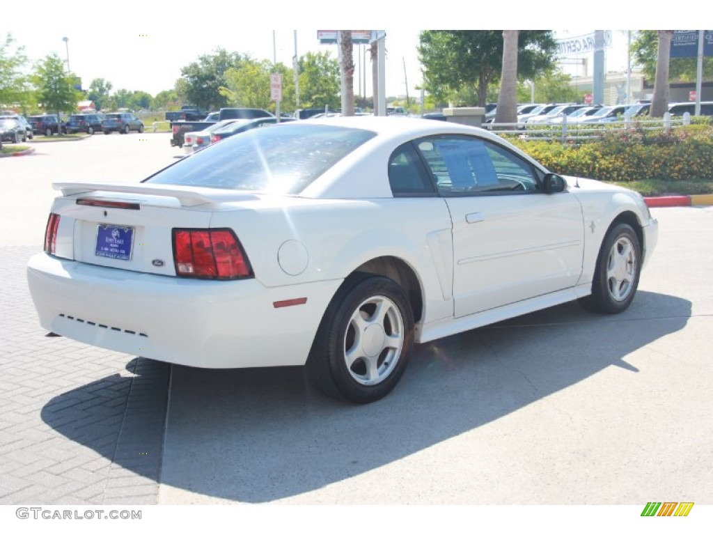 2002 Mustang V6 Coupe - Oxford White / Medium Graphite photo #8