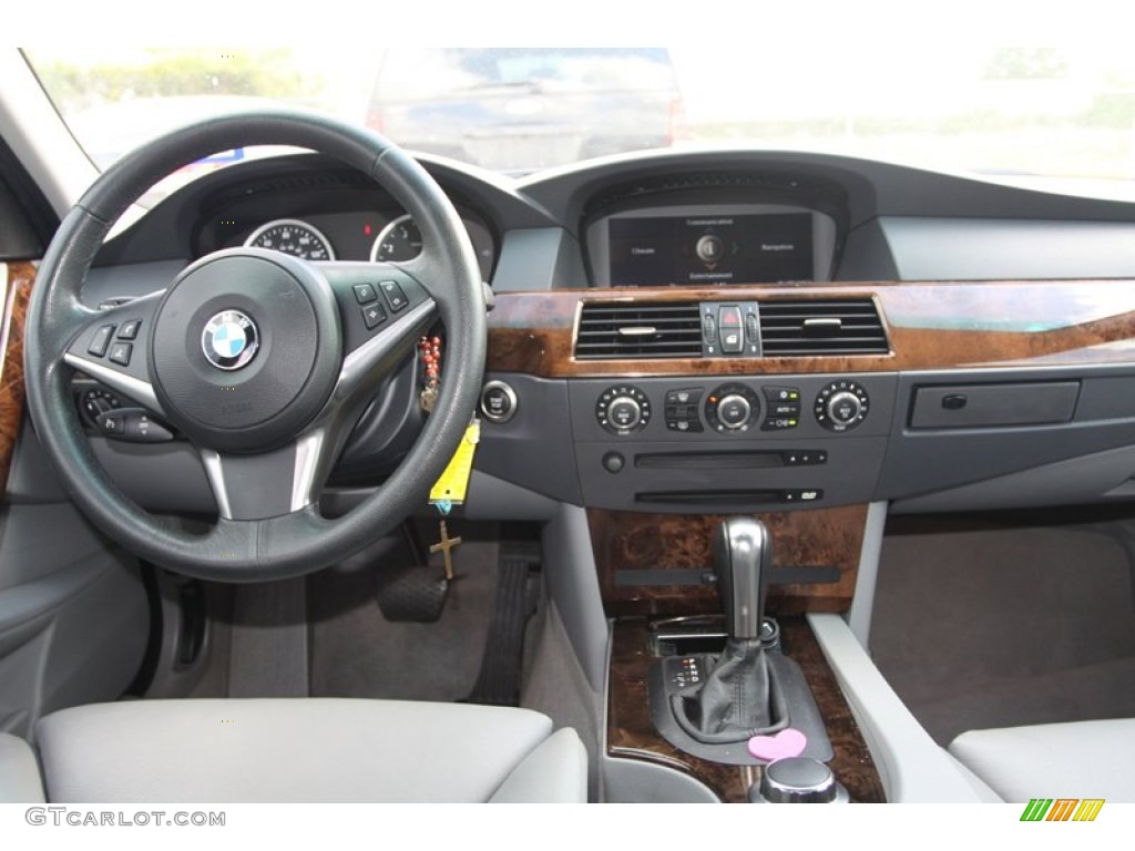 2007 BMW 5 Series 530i Sedan Grey Dashboard Photo #80817673