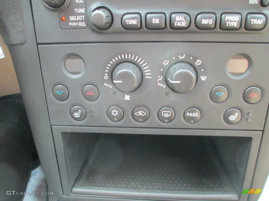 2008 Pontiac Grand Prix GXP Sedan Controls Photo #80822404