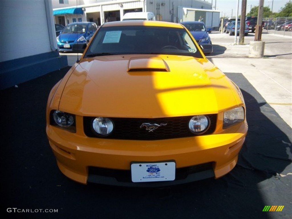 2008 Mustang GT/CS California Special Coupe - Grabber Orange / Dark Charcoal/Medium Parchment photo #2