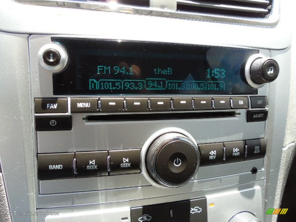 2009 Chevrolet Malibu LT Sedan Audio System Photos